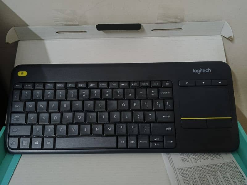 Logitech K400 Plus dual wireless keyboard mouse 6