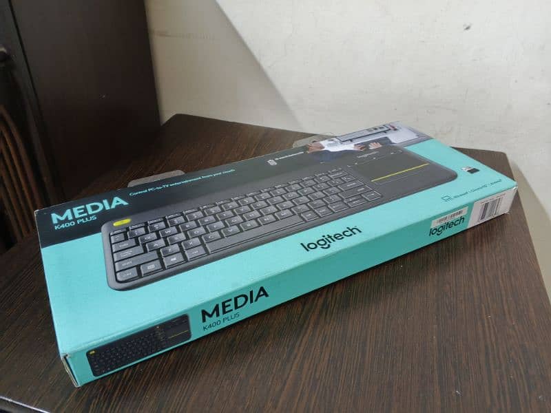 Logitech K400 Plus dual wireless keyboard mouse 9