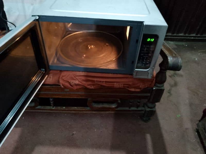 microwave oven 1