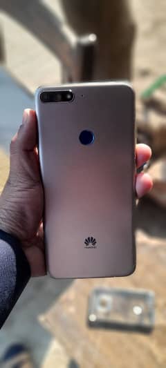 Huawei Y7