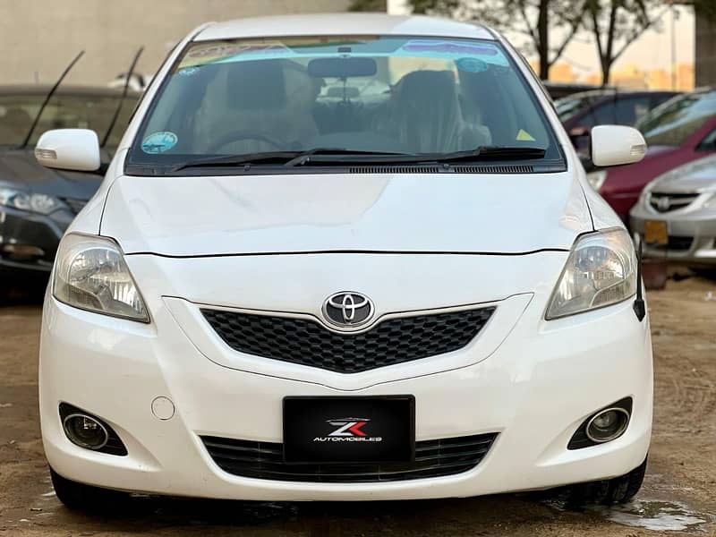 Toyota Belta 2010/2013 1