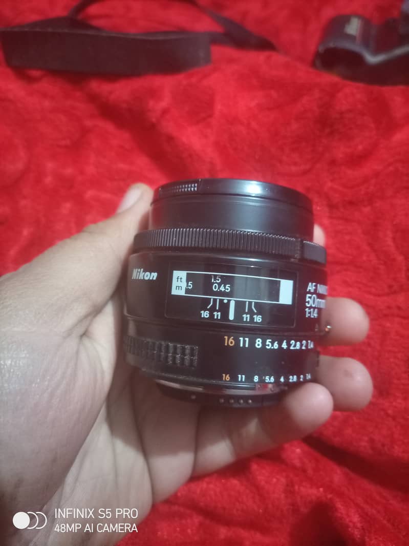 Nikon  AF 50 mm 1:1.4  lens in brand new condition 2