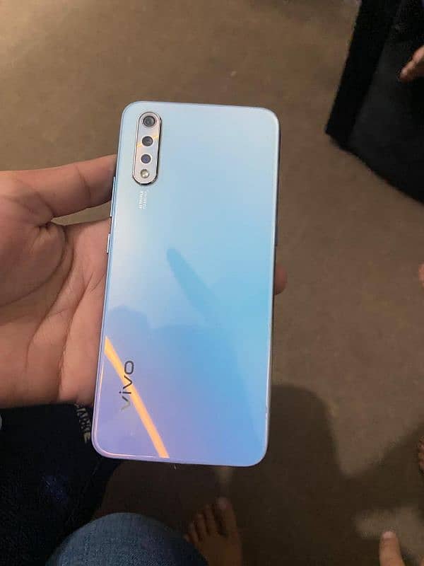 vivo s1 with mint condition and with box pack 2