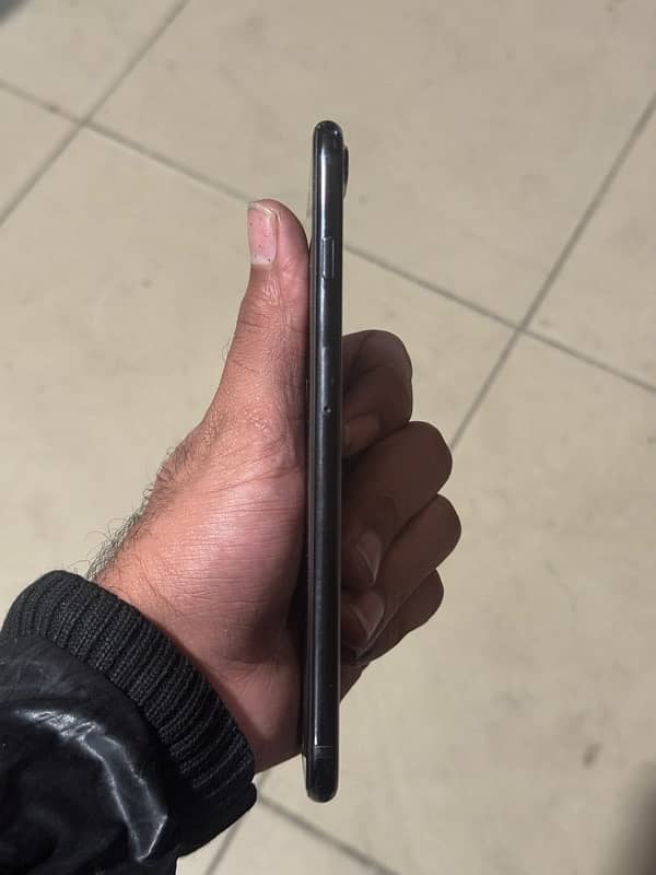 iphone 7 Plus 128 GB PTA Approved . . Black edition 6