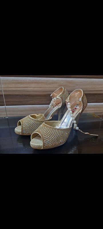 Golden Glam Heels 0