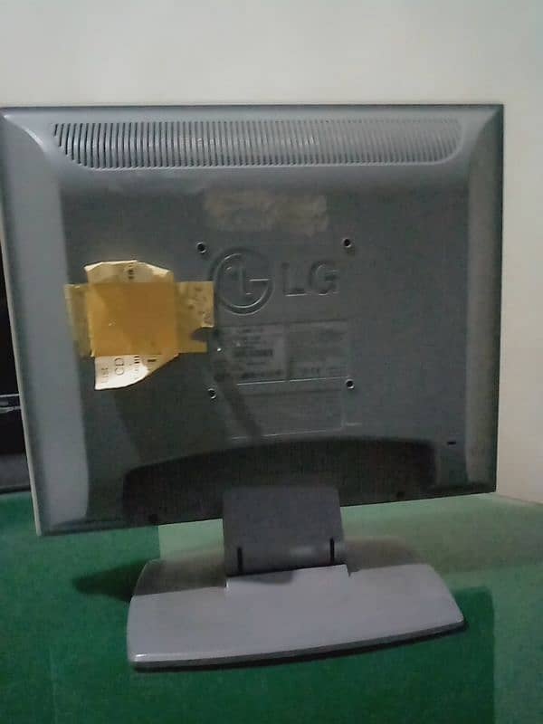 LG monitor Length"15"Inch width"13"inch 3