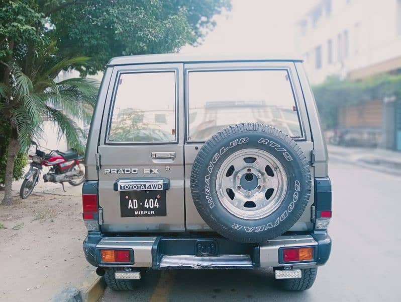 Toyota Prado 1990 3