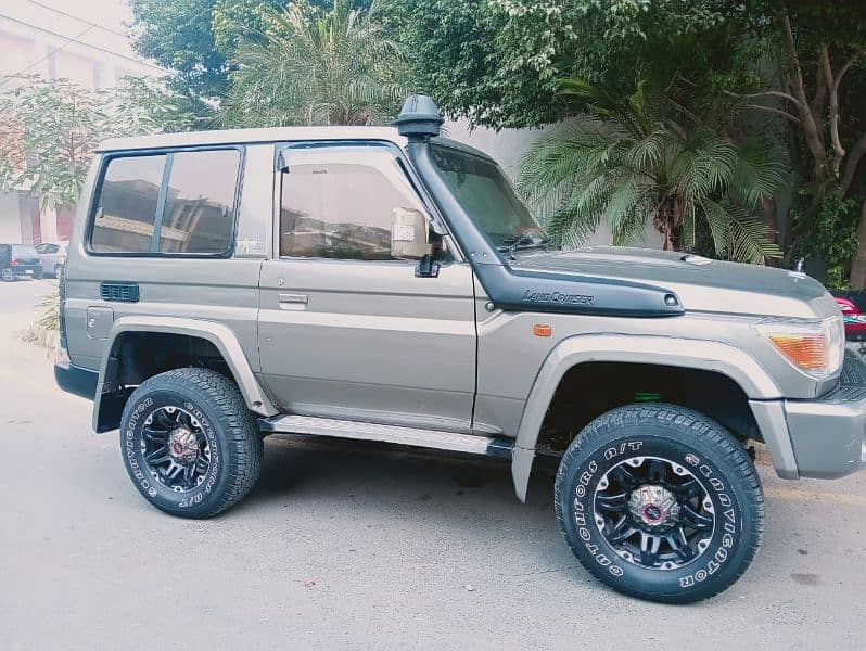 Toyota Prado 1990 4