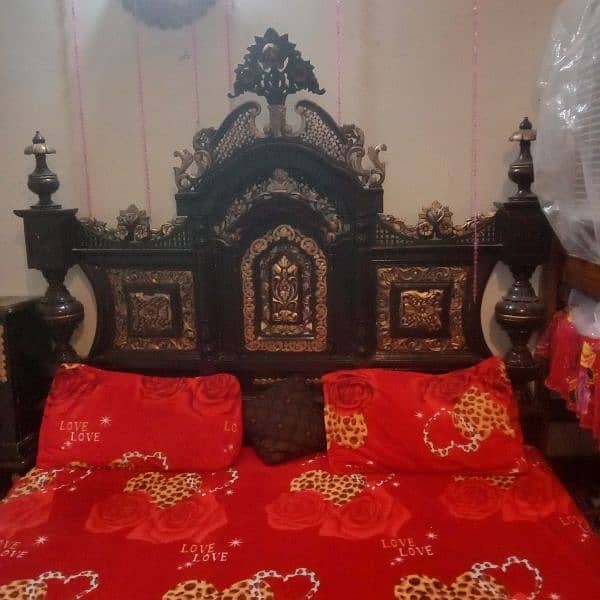 king size bed with side table and dressing table 10/10 condition 2