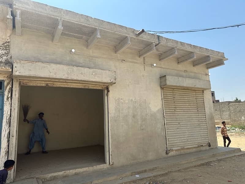 120 Gaz Cornor Plot for Sale in Shah Latif Town 0