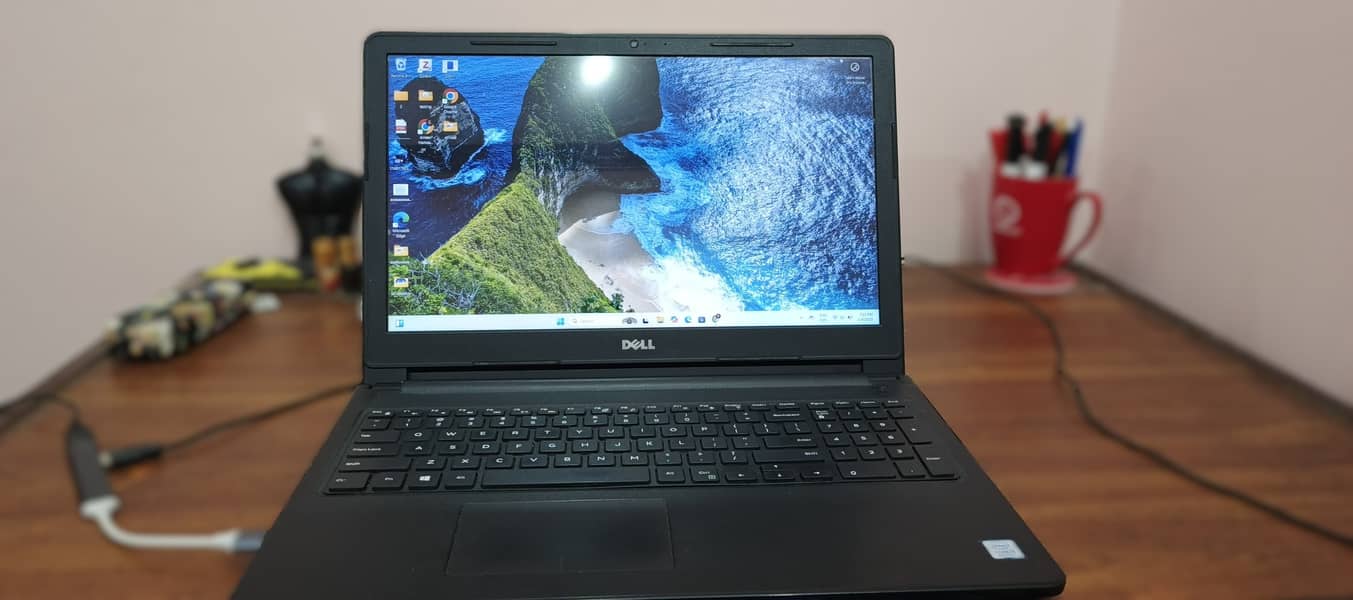 Dell laptop with box Intel i3 8th Gen, 8 GB, 512 GB SSD, Charger 0