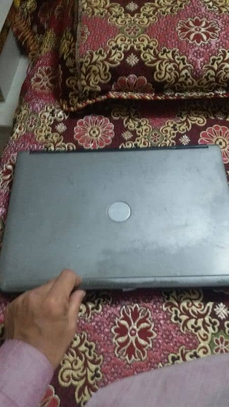 dell ka laptop hai koi msla nhi hai window 7. . . 1