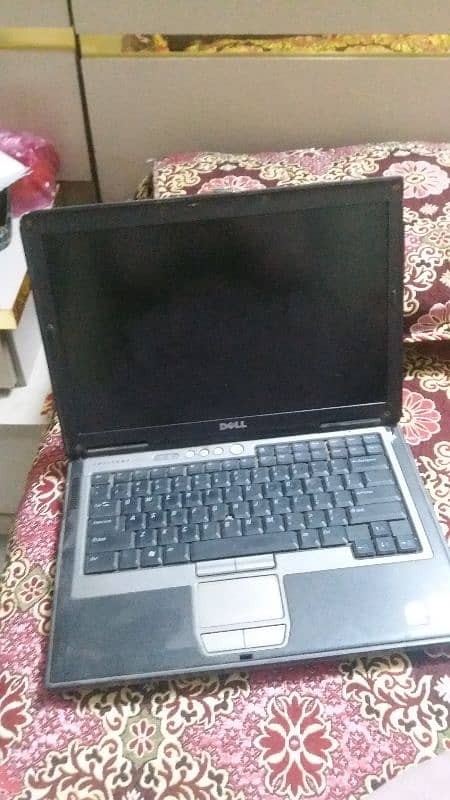 dell ka laptop hai koi msla nhi hai window 7. . . 3