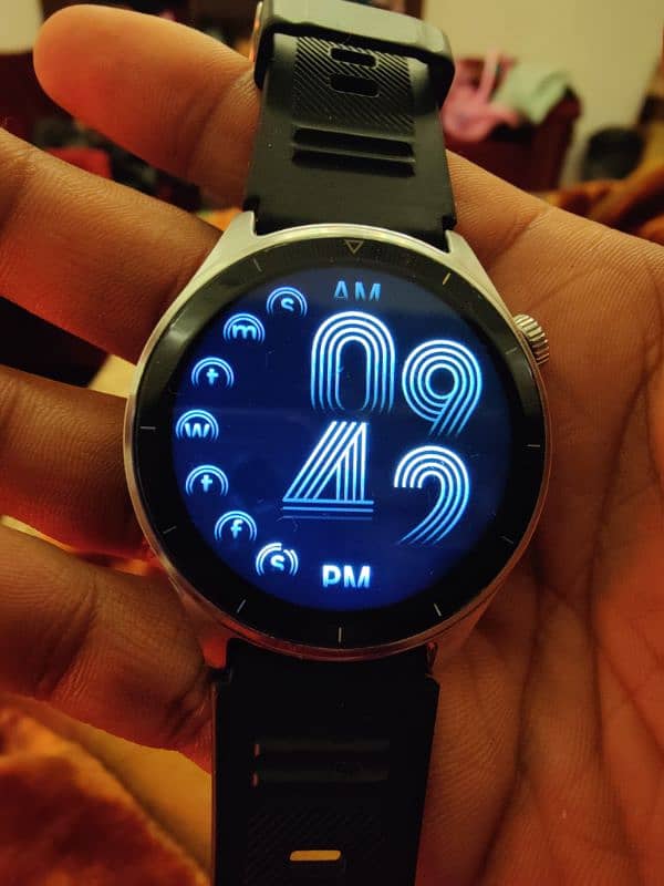 smartwatch like new urgent sale 5