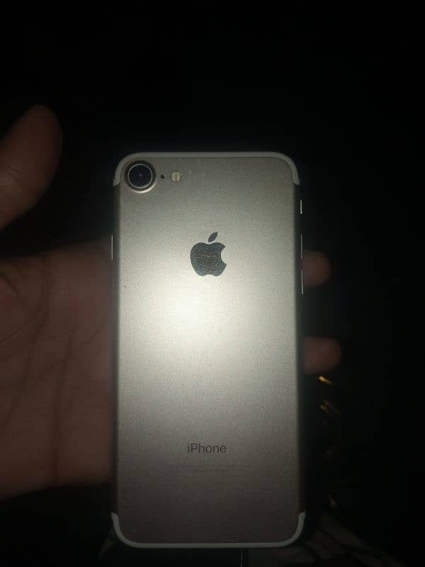 iphone good condition 9/10 80 bettry health pta prove ha 5