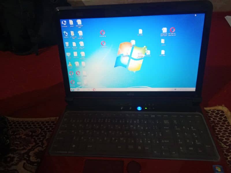 Fujitsu Laptop 4+700gb 2