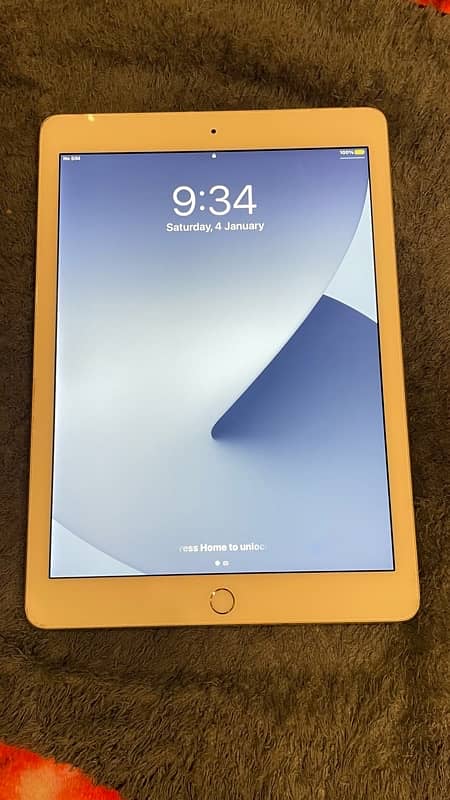 I pad air 2 golden colour slightly used never opened or repaired 0