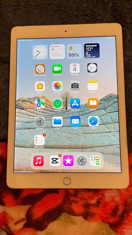 I pad air 2 golden colour slightly used never opened or repaired 2