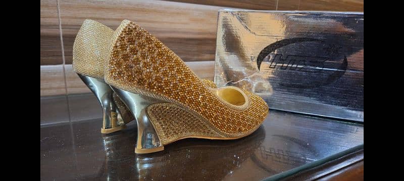 Golden Heels 1