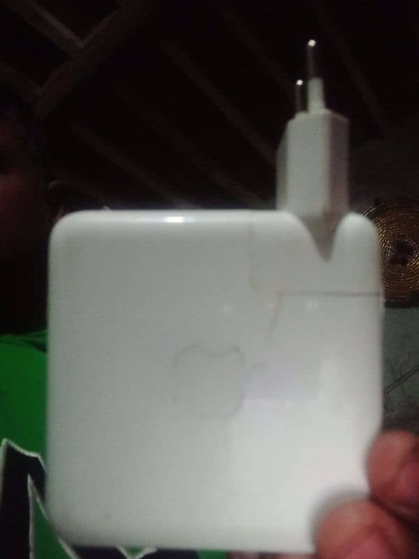 Apple 61 w charger 2