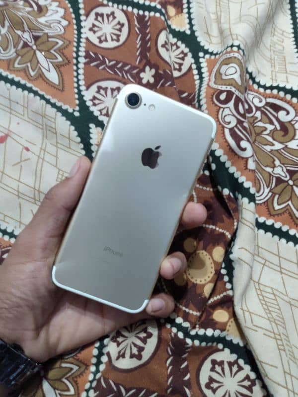 iPhone 7 Non PTA 128gb 5