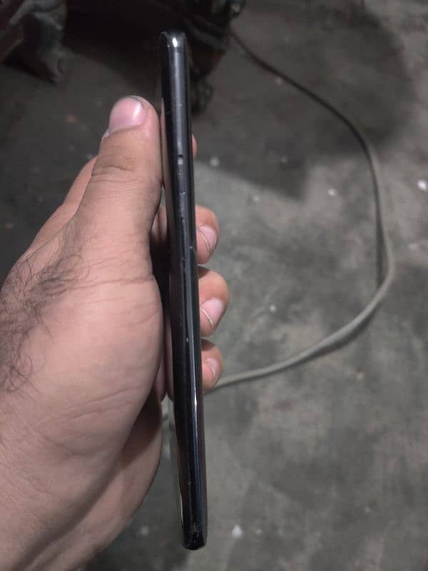 oneplus 7 pro all ok dull sim pta approved hai penal dad hai all ok 9