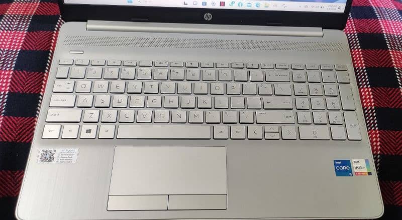 HP Laptop 15s-du3525TU (450F6PA) 2