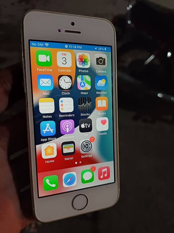 Apple Iphone SE  9/10 Condition 0