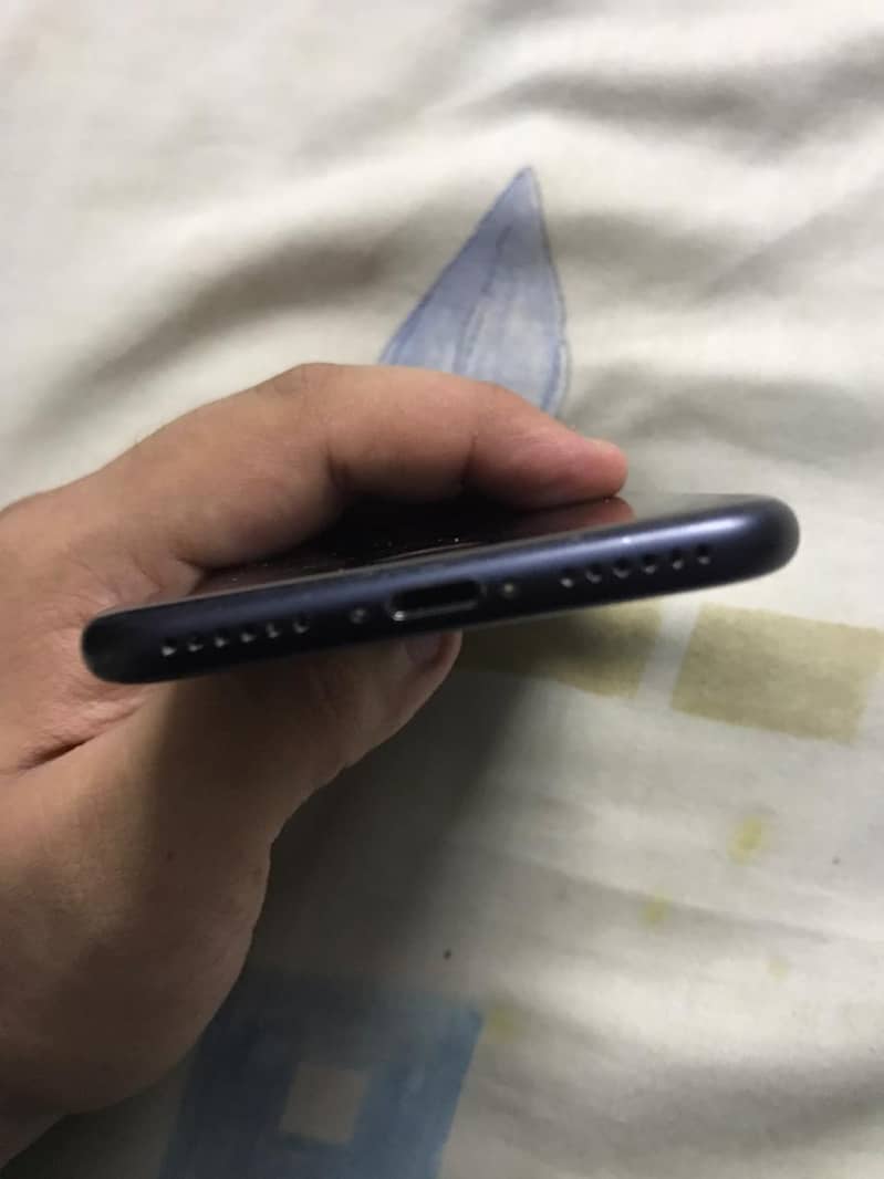 Apple iPhone 7 Plus 1