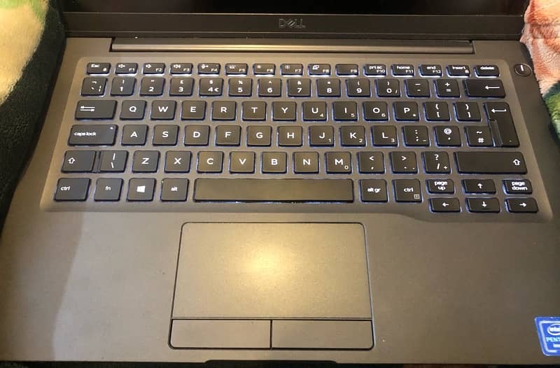 Dell  Latitude 7400 4