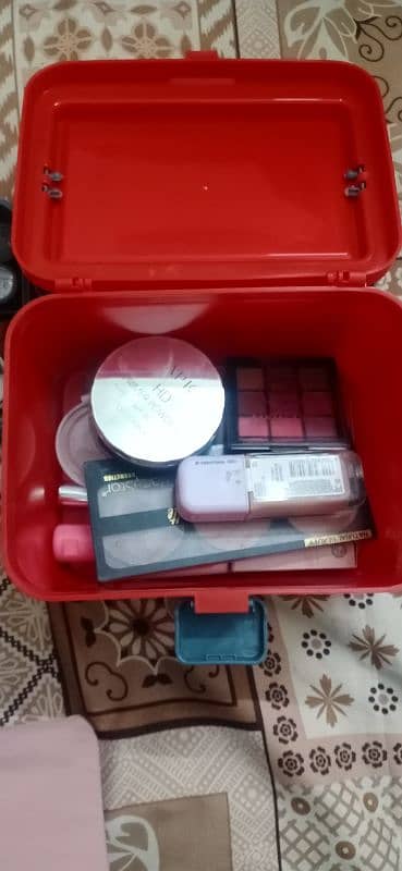 Makeup Box 2