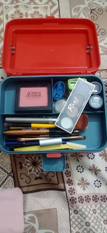 Makeup Box 3