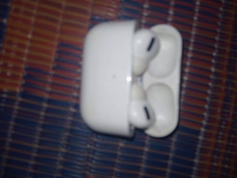 Apple iPhone airpods pro 1