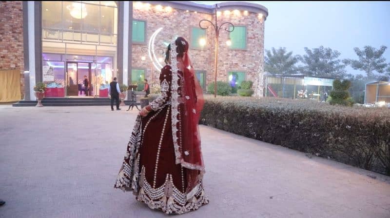 bridal lehnga for sale 10