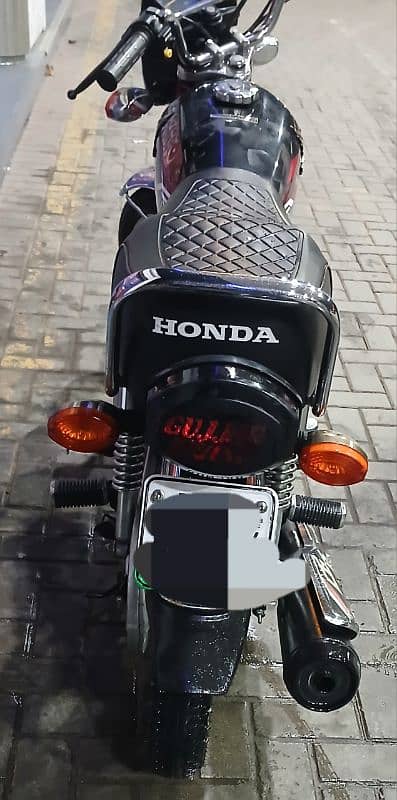 urgent sale Honda 125 new condition 8