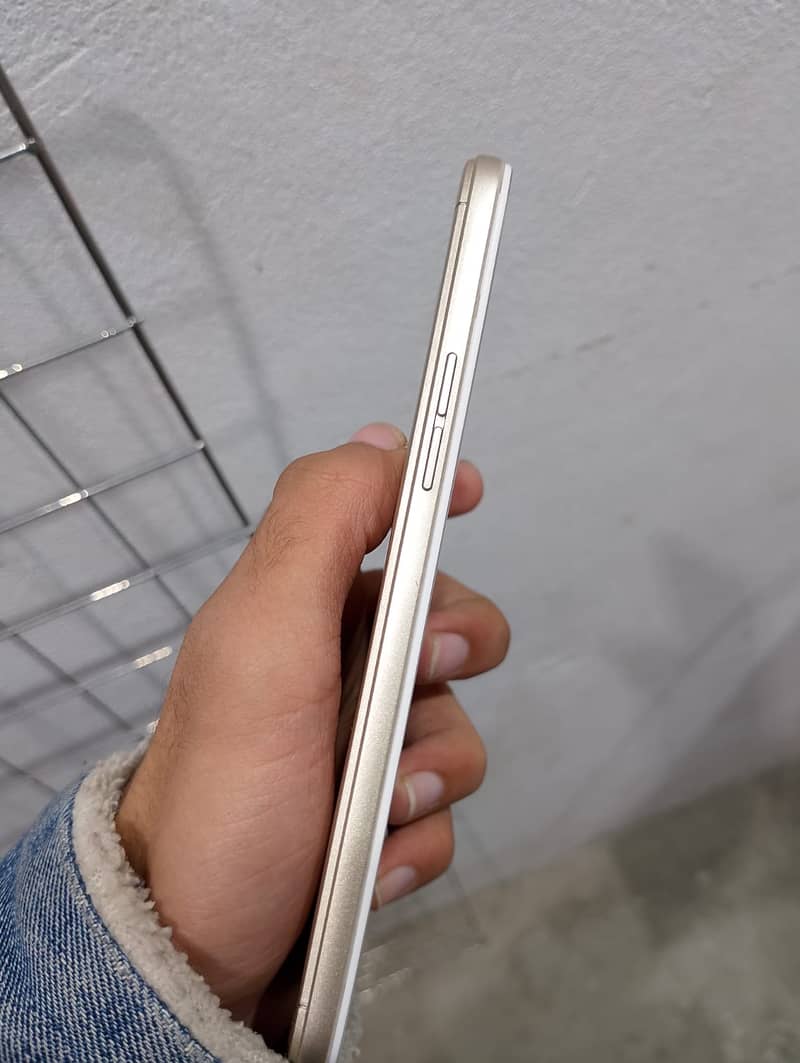 OPPO A57 4