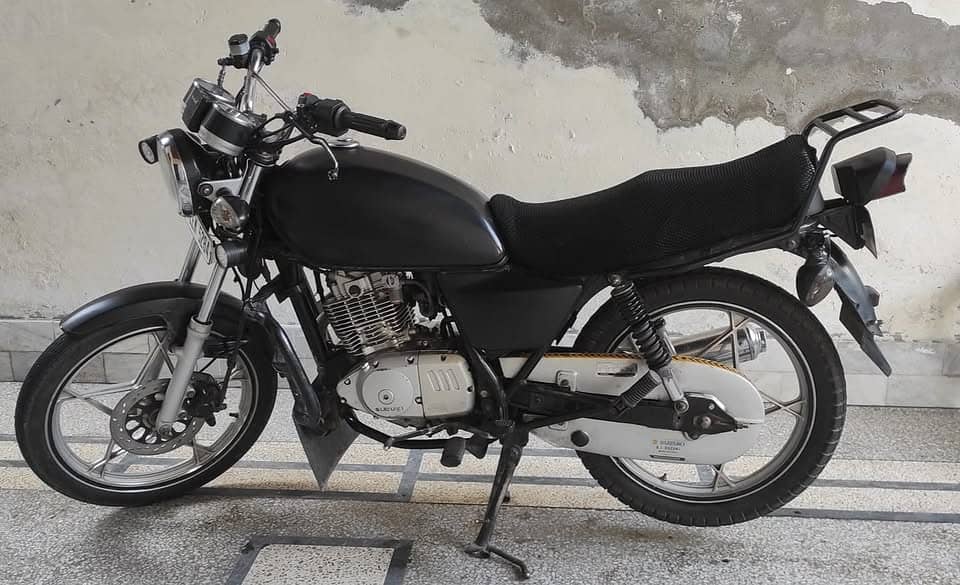 Suzuki GS 150 2019 Limited Black Edition 0