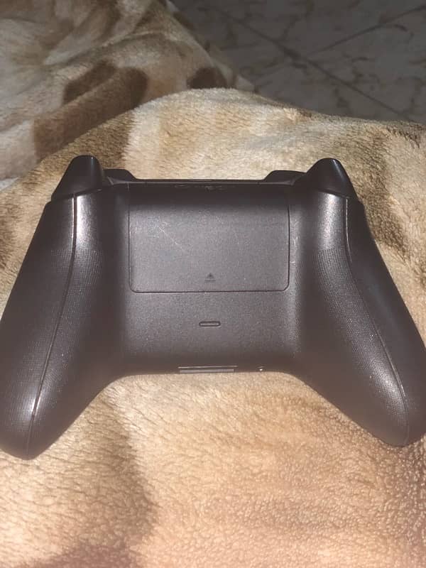 xbox series s/x controller 4