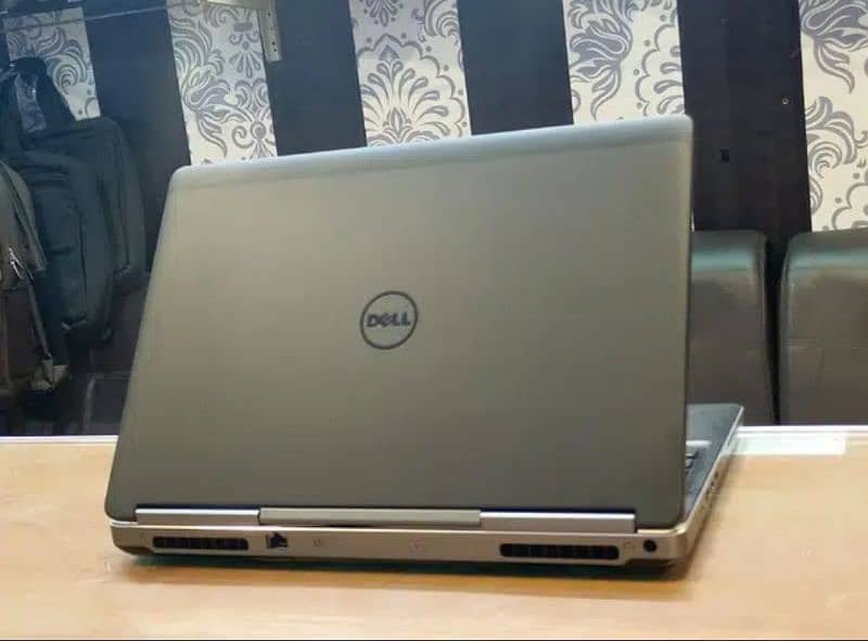 Dell Precision 7720 with 6-GB Graphic 0