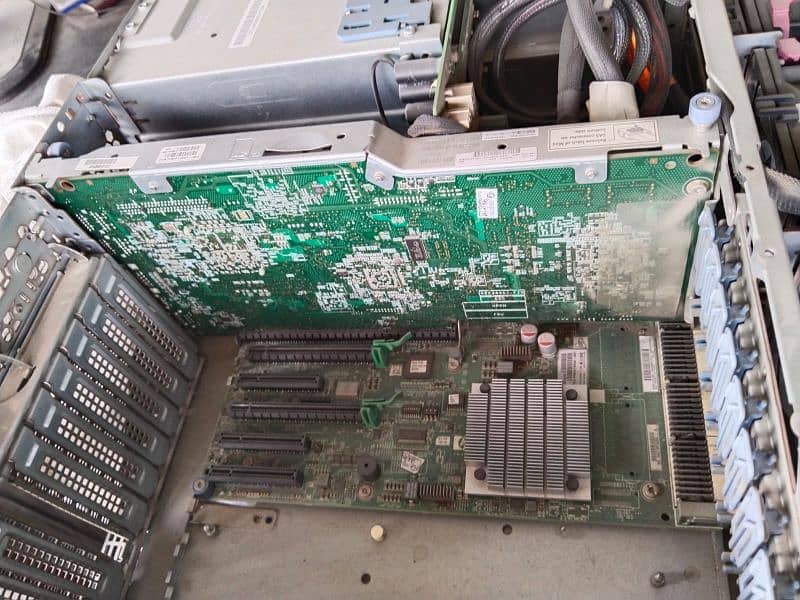 HPE ProLiant DL580 G7 Serverx 4