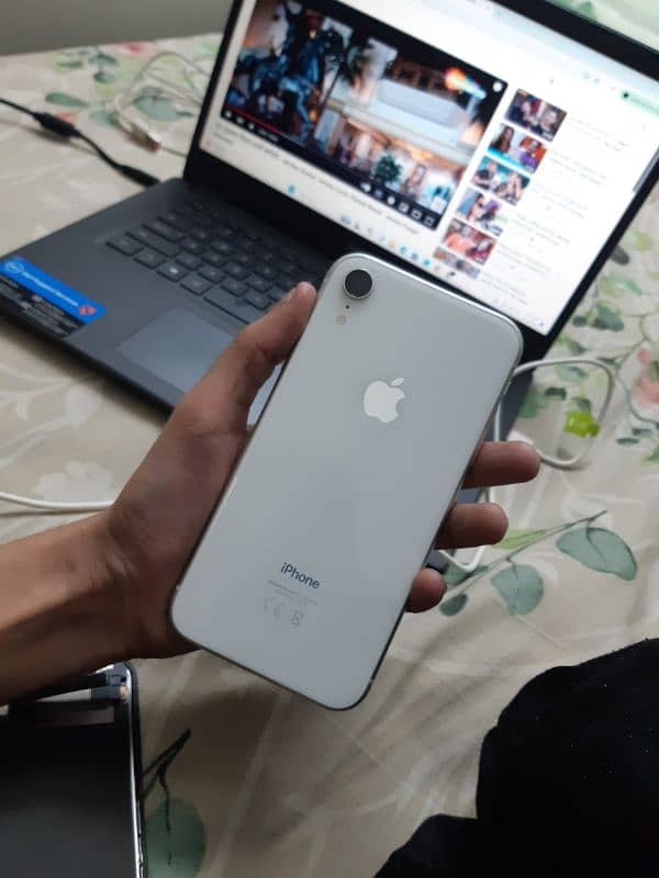 iPhone Xr back and front camera for sale 1