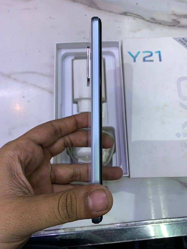 vivo y21 2021 model 4/64 2