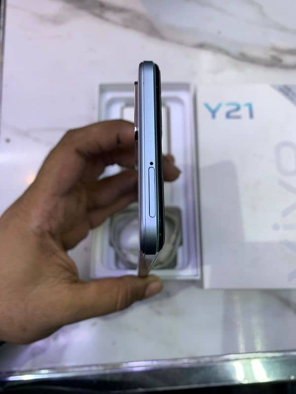 vivo y21 2021 model 4/64 3