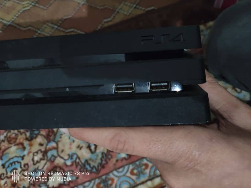 PS4 pro 1TB Urgent Sale (Only cash needed) 3