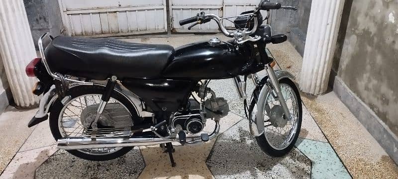 honda cd 70 2022 modle red colour 1