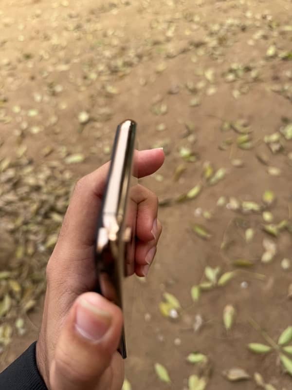 Iphone Xs pta approved dual sim 256 gb 75 health 4