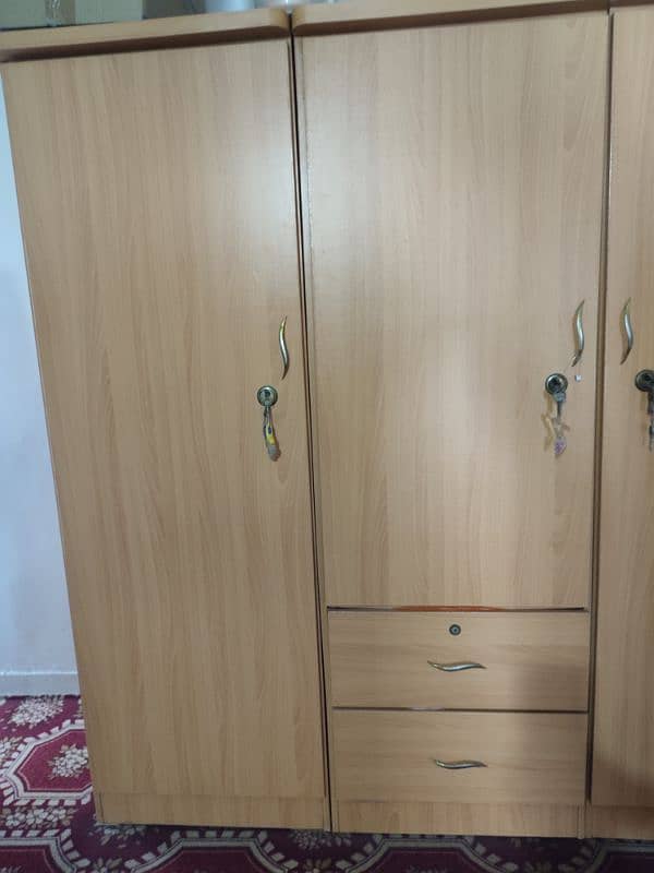 3 doors wardrobe just like new 1