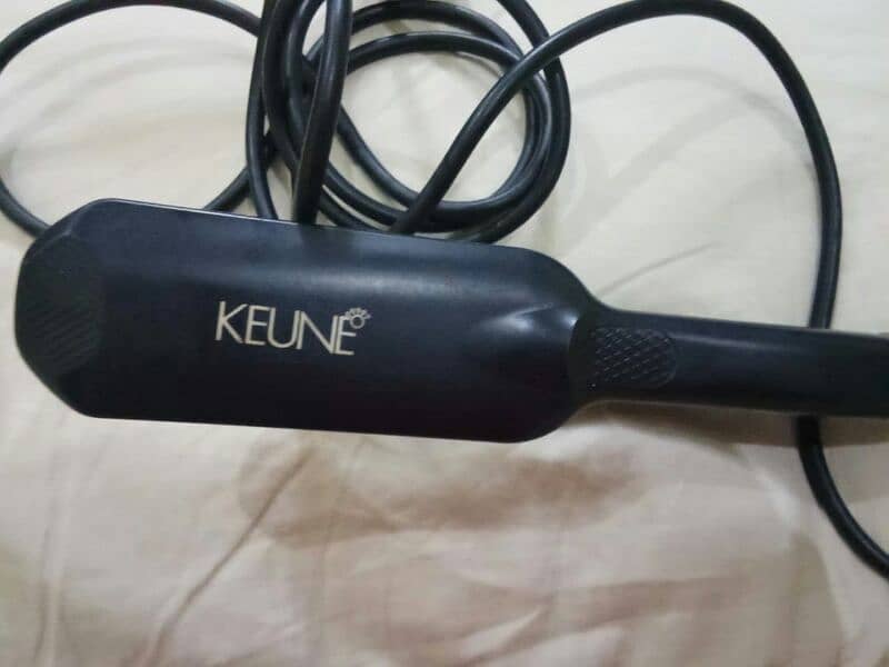 keune hair straightener for urgent sale in excellent condition 2