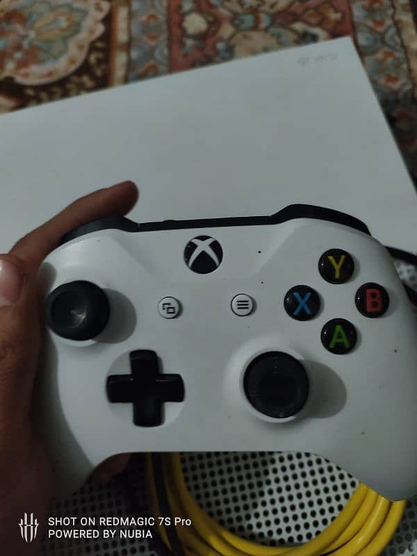 (Urgent only cash) XBOX One S 10/10 condition 500 GB 0