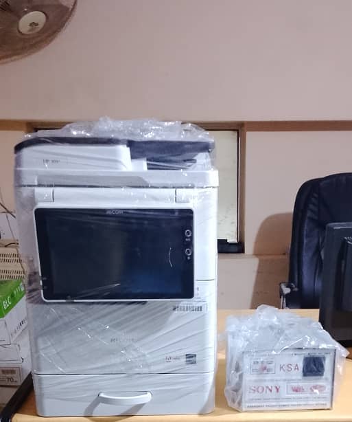 Ricoh photocopier and printer machine 3